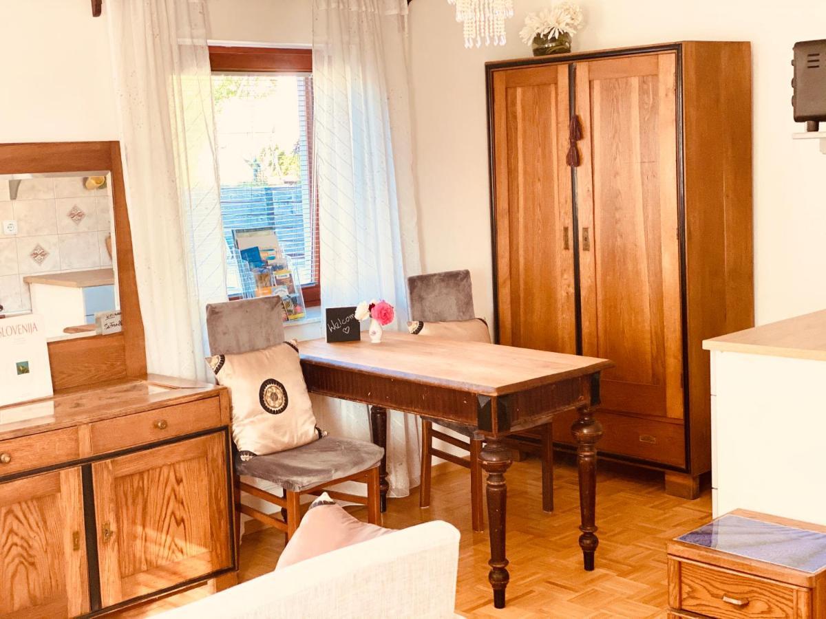 Guesthouse Sabine - Pr' Skminc Bohinjska Bela Buitenkant foto
