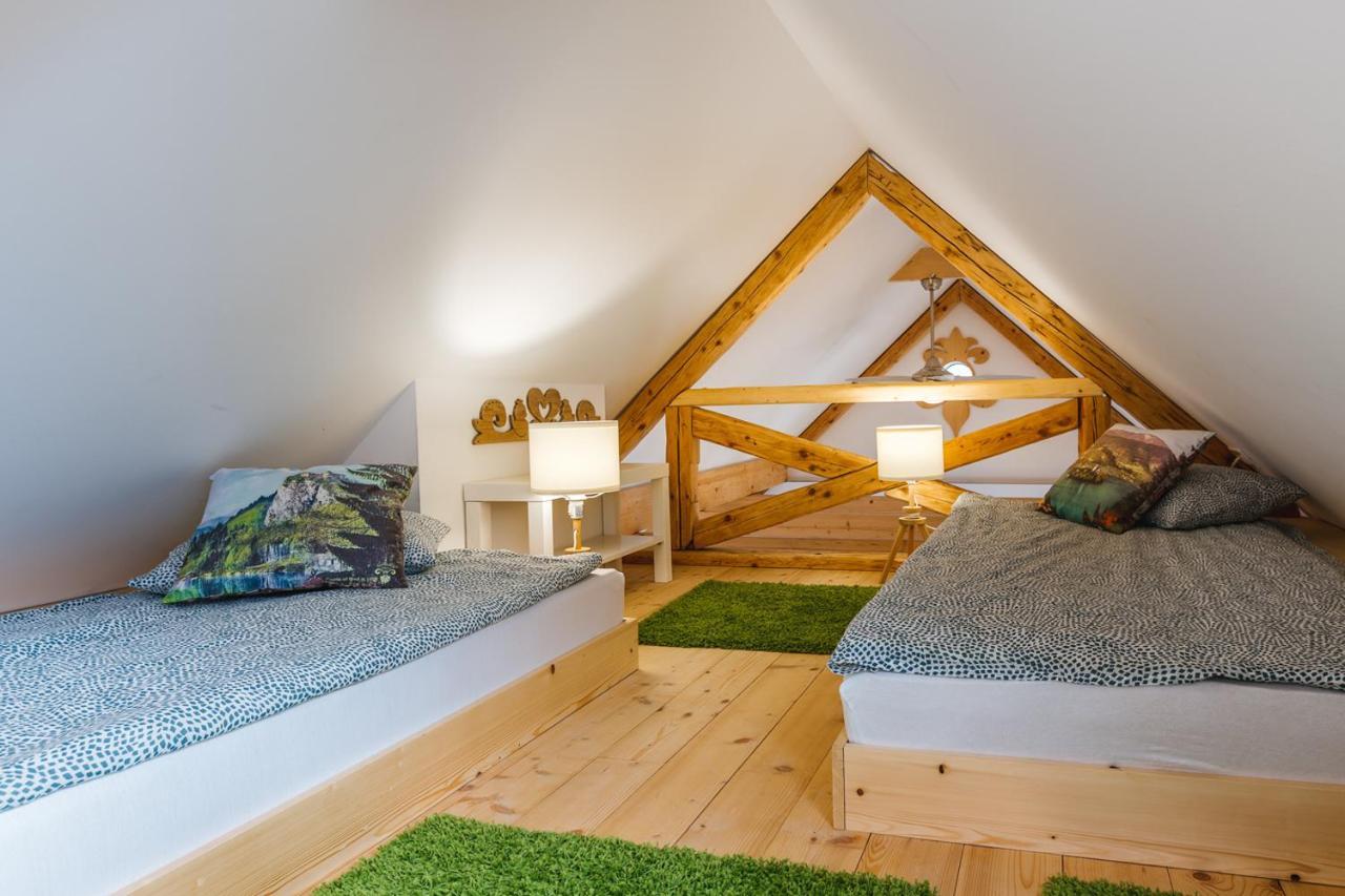 Guesthouse Sabine - Pr' Skminc Bohinjska Bela Buitenkant foto
