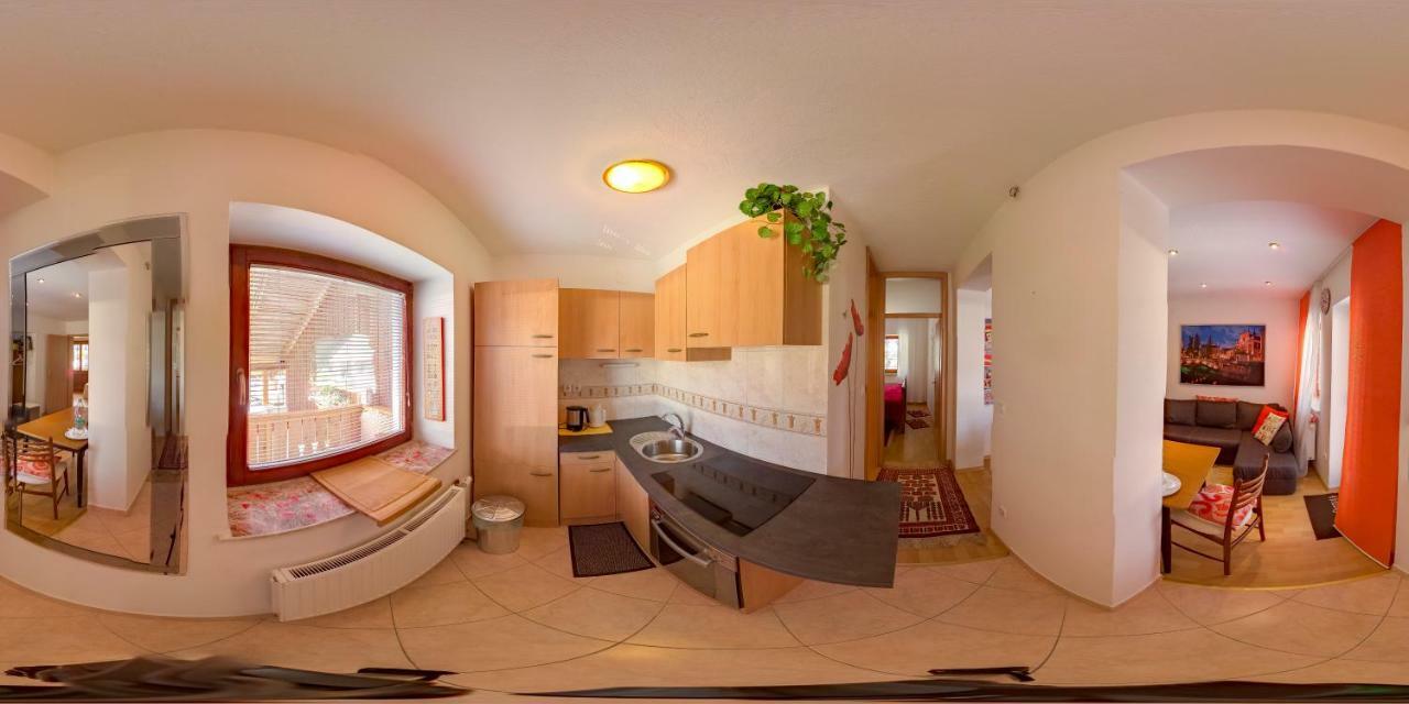 Guesthouse Sabine - Pr' Skminc Bohinjska Bela Buitenkant foto